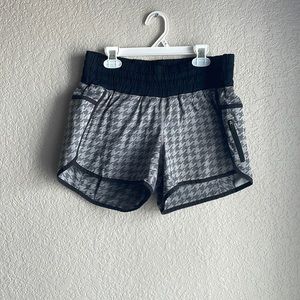 Checkered print LULULEMON runing shorts(10)